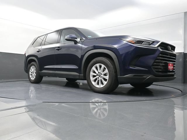 Used 2025 Toyota Grand Highlander AWD image 32