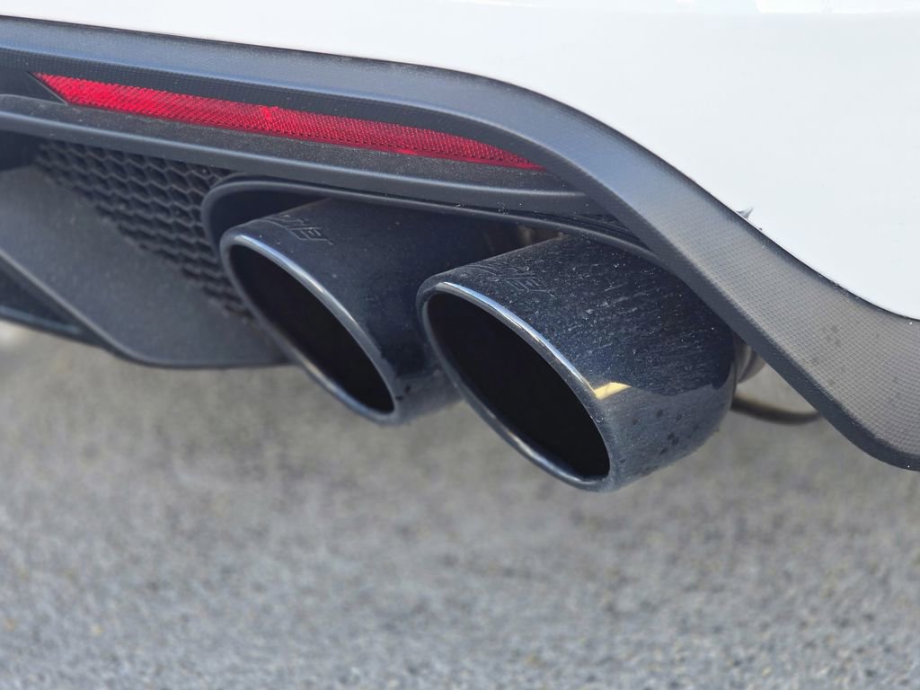 Used 2022 Ford Mustang Shelby GT500 w/ Carbon Fiber Track Pack image 14