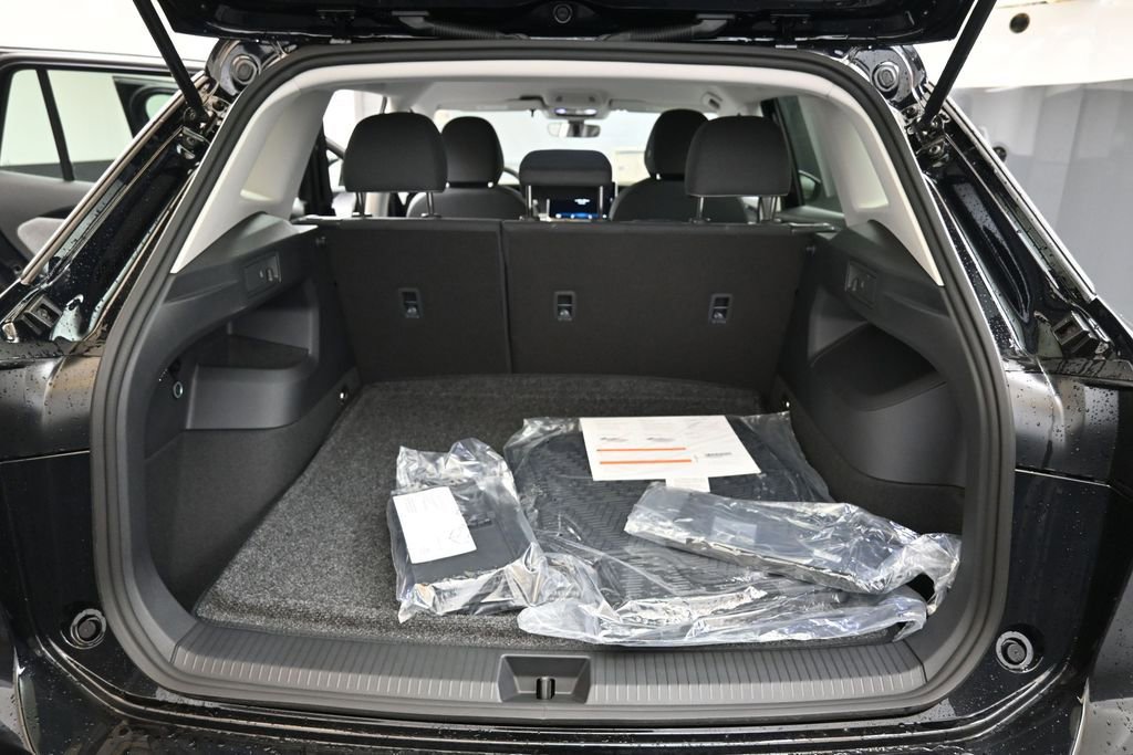 New 2026 Volkswagen Tiguan S AWD/4WD image 17