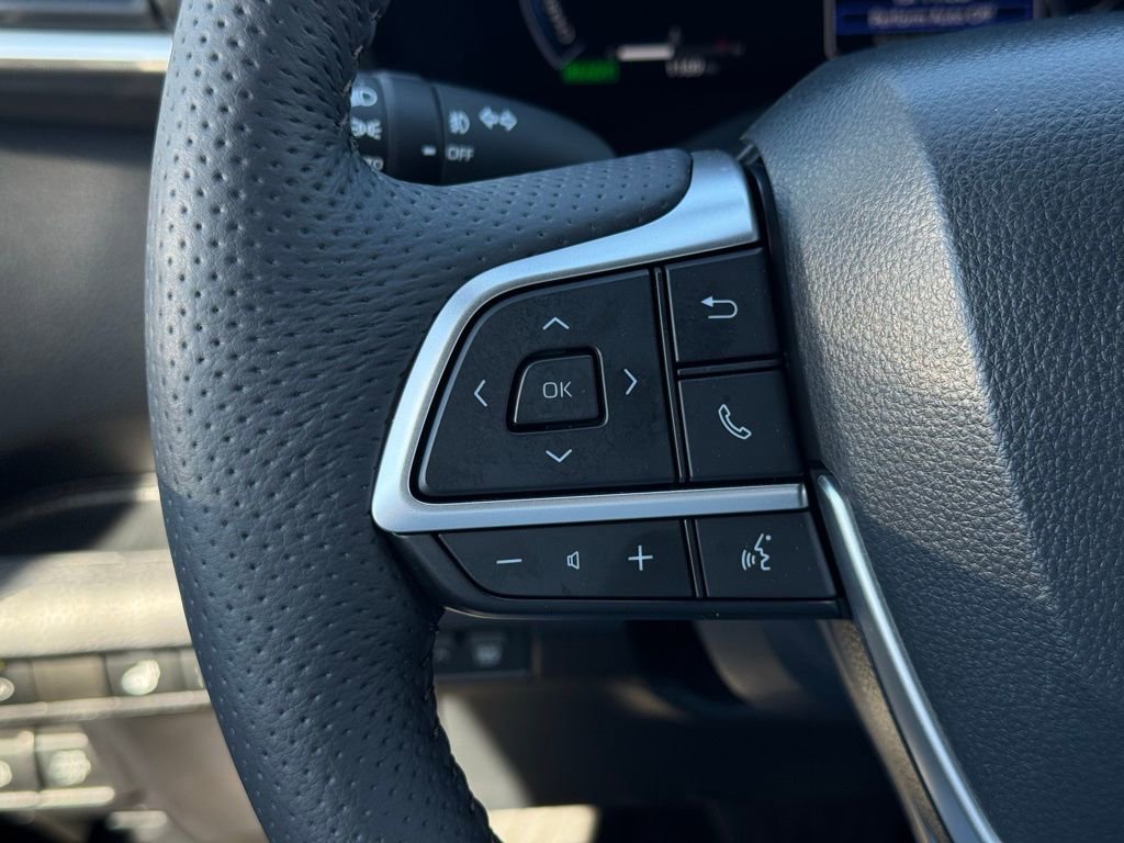 Used 2026 Toyota Sienna Platinum image 26