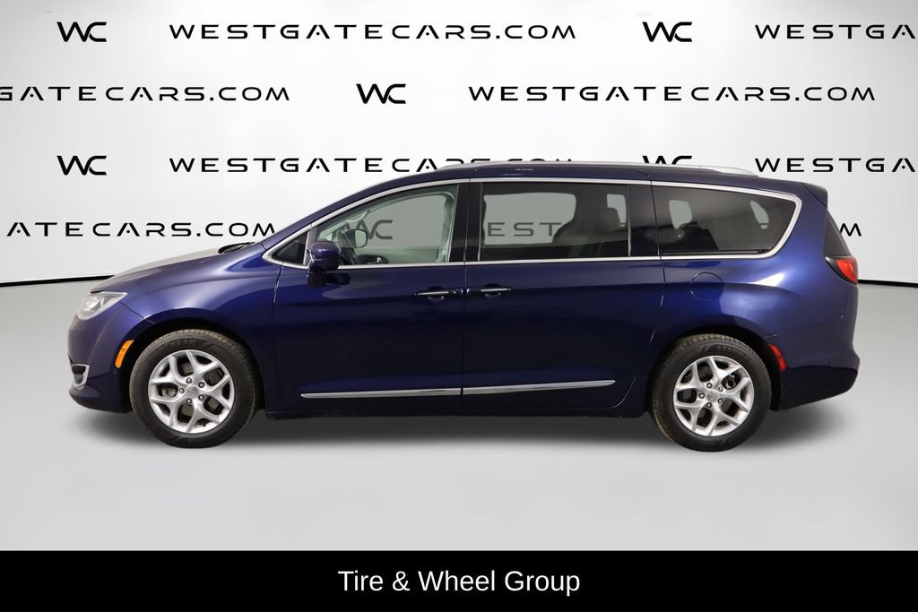 Used 2019 Chrysler Pacifica Touring-L Plus w/ Advanced Safetytec Group FWD image 5