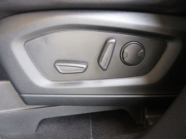 Used 2020 Ford Explorer XLT w/ Equipment Group 202A RWD image 12
