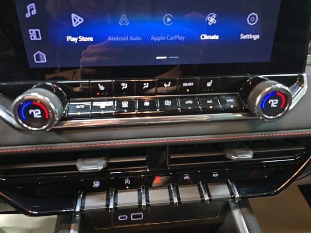 Used 2023 Chevrolet Colorado Z71 w/ Z71 Convenience Package 2 image 24