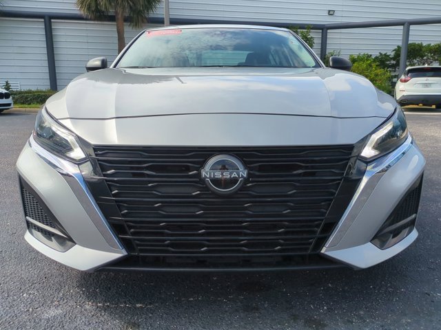 Used 2024 Nissan Altima 2.5 SV image 10