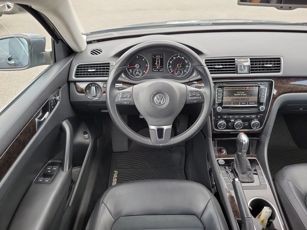 Used 2014 Volkswagen Passat TDI SEL Premium FWD image 10