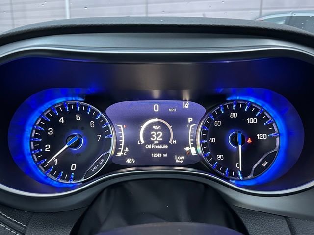 Used 2026 Chrysler Pacifica Limited image 19