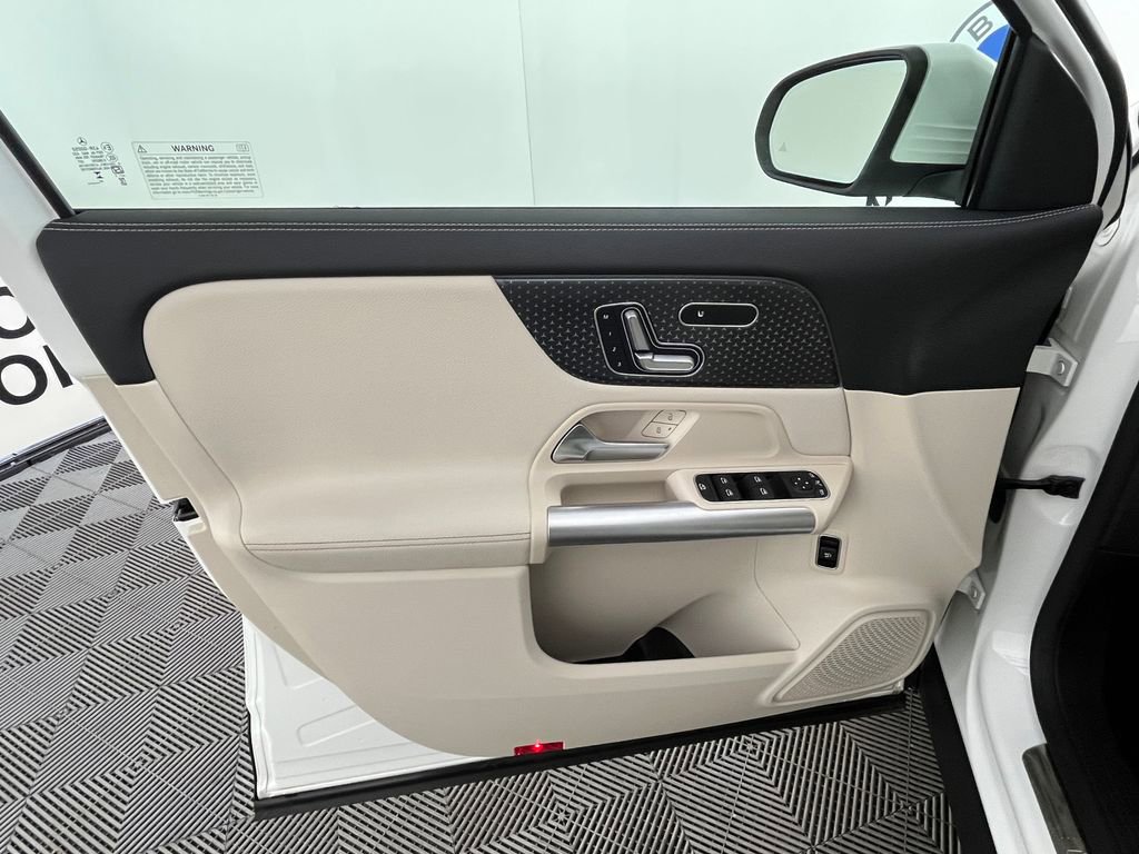 Used 2025 Mercedes-Benz GLA 250 4MATIC image 24