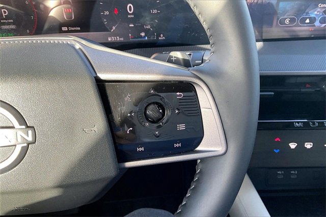 Certified 2025 Nissan Murano SV image 17