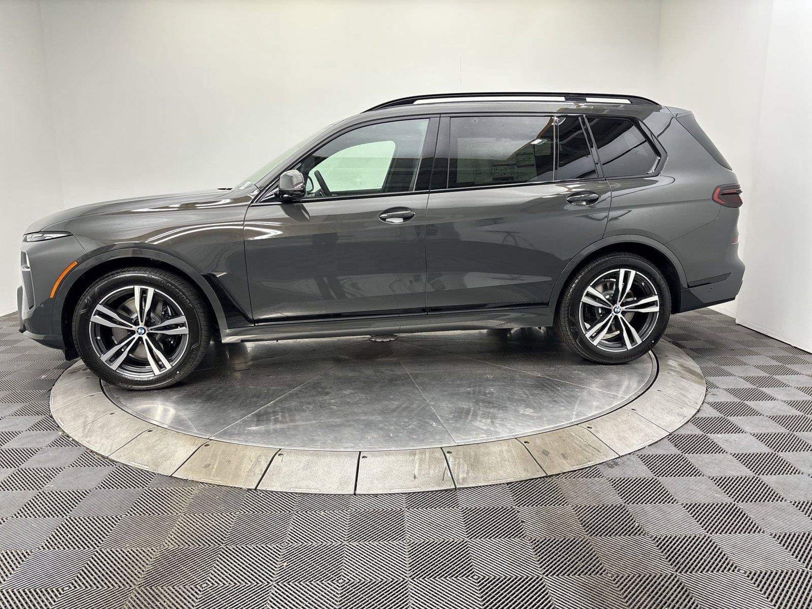 New 2027 BMW X7 xDrive40i w/ M Sport Package AWD/4WD image 16