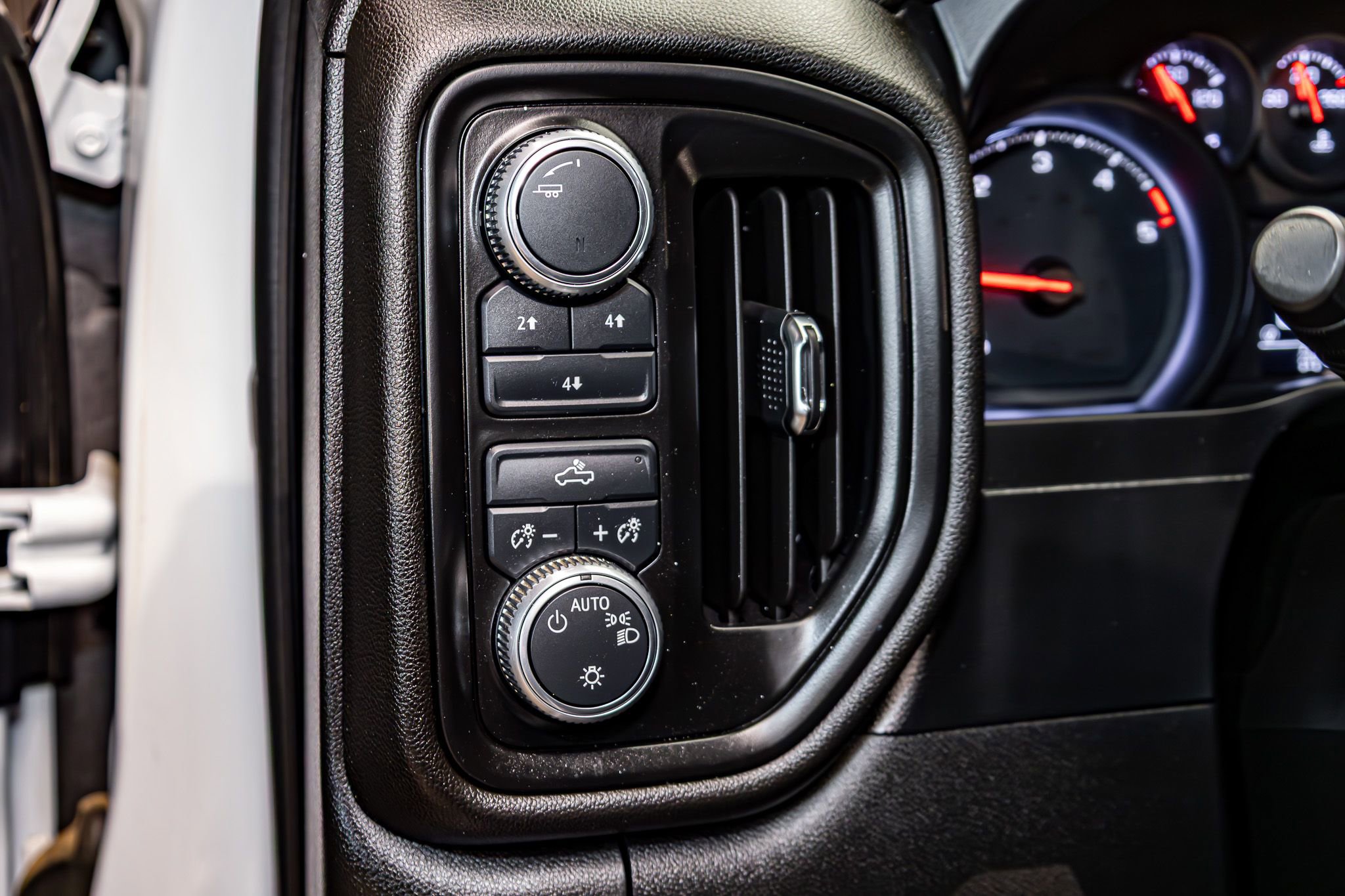 Used 2020 GMC Sierra 2500 4x4 Crew Cab w/ Convenience Package image 18