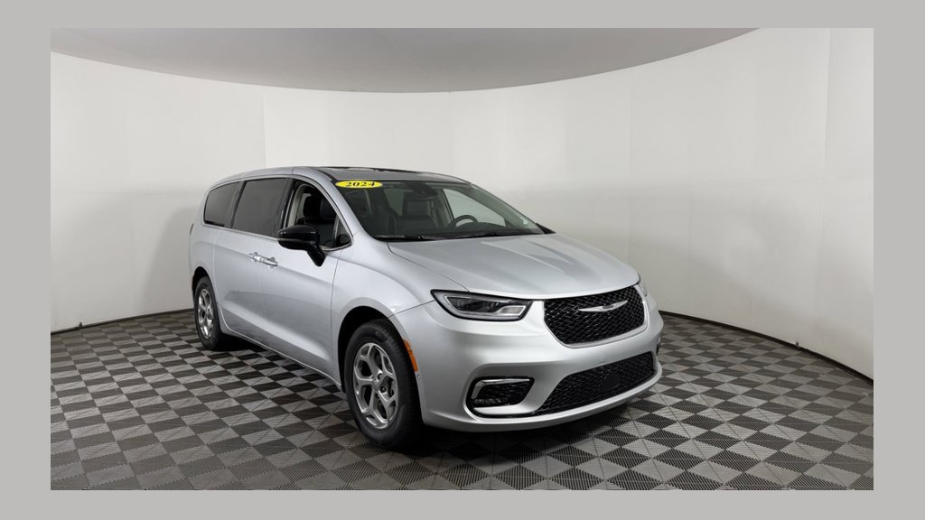 Used 2024 Chrysler Pacifica Limited AWD/4WD 360° Tour