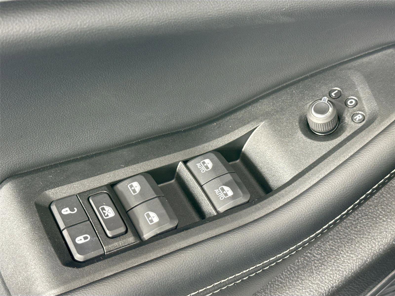 Used 2025 Jeep Grand Cherokee Limited image 29