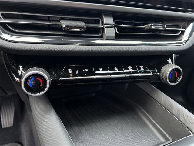 Used 2024 Chevrolet Equinox EV RS image 16