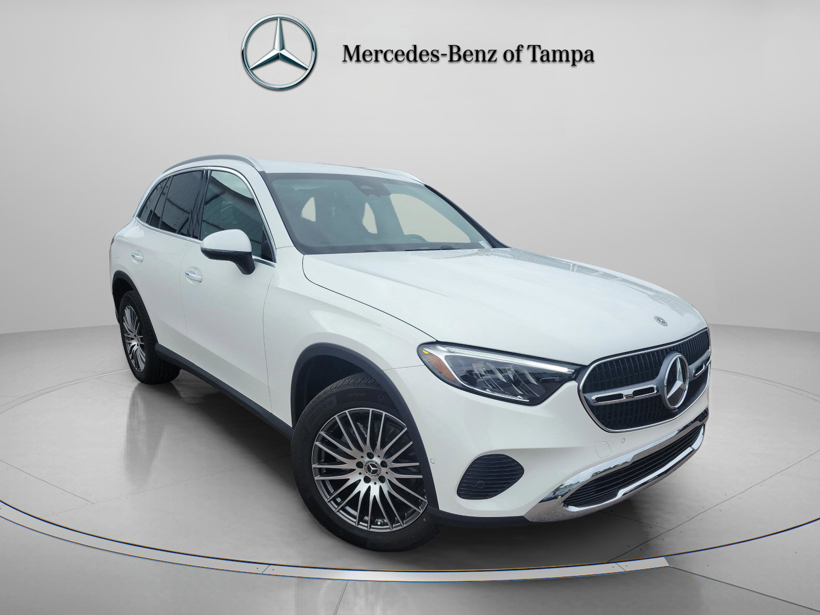 Certified 2025 Mercedes-Benz GLC 300 image 4