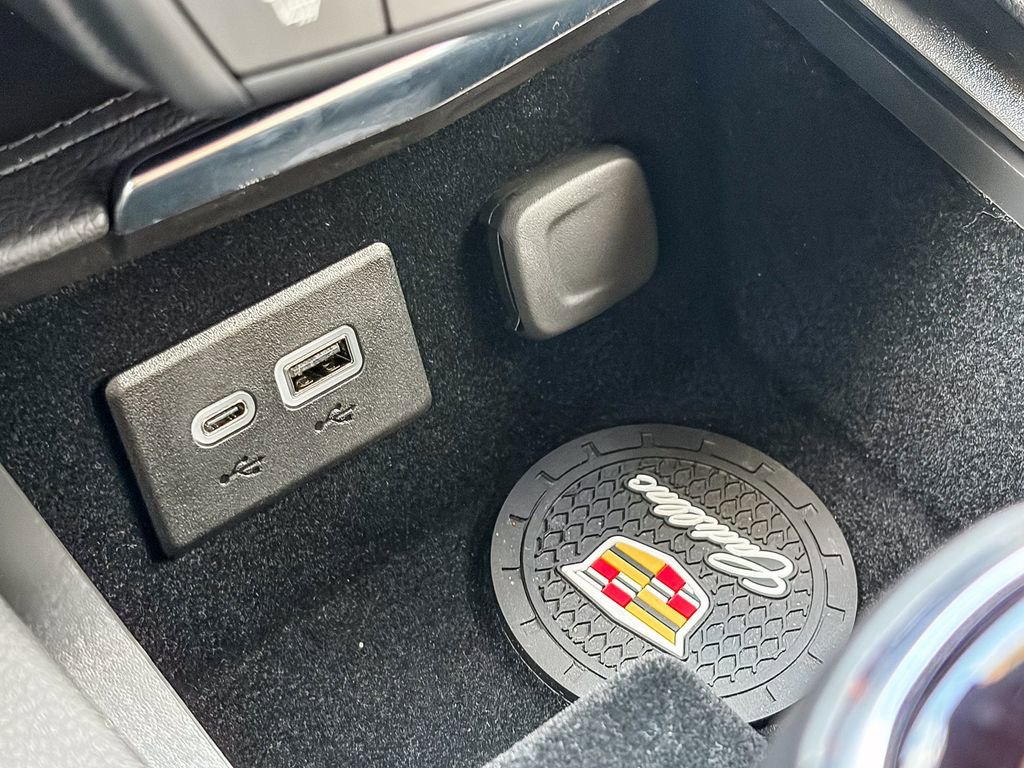 Used 2025 Cadillac XT4 Premium Luxury w/ Cold Weather Package AWD/4WD image 30