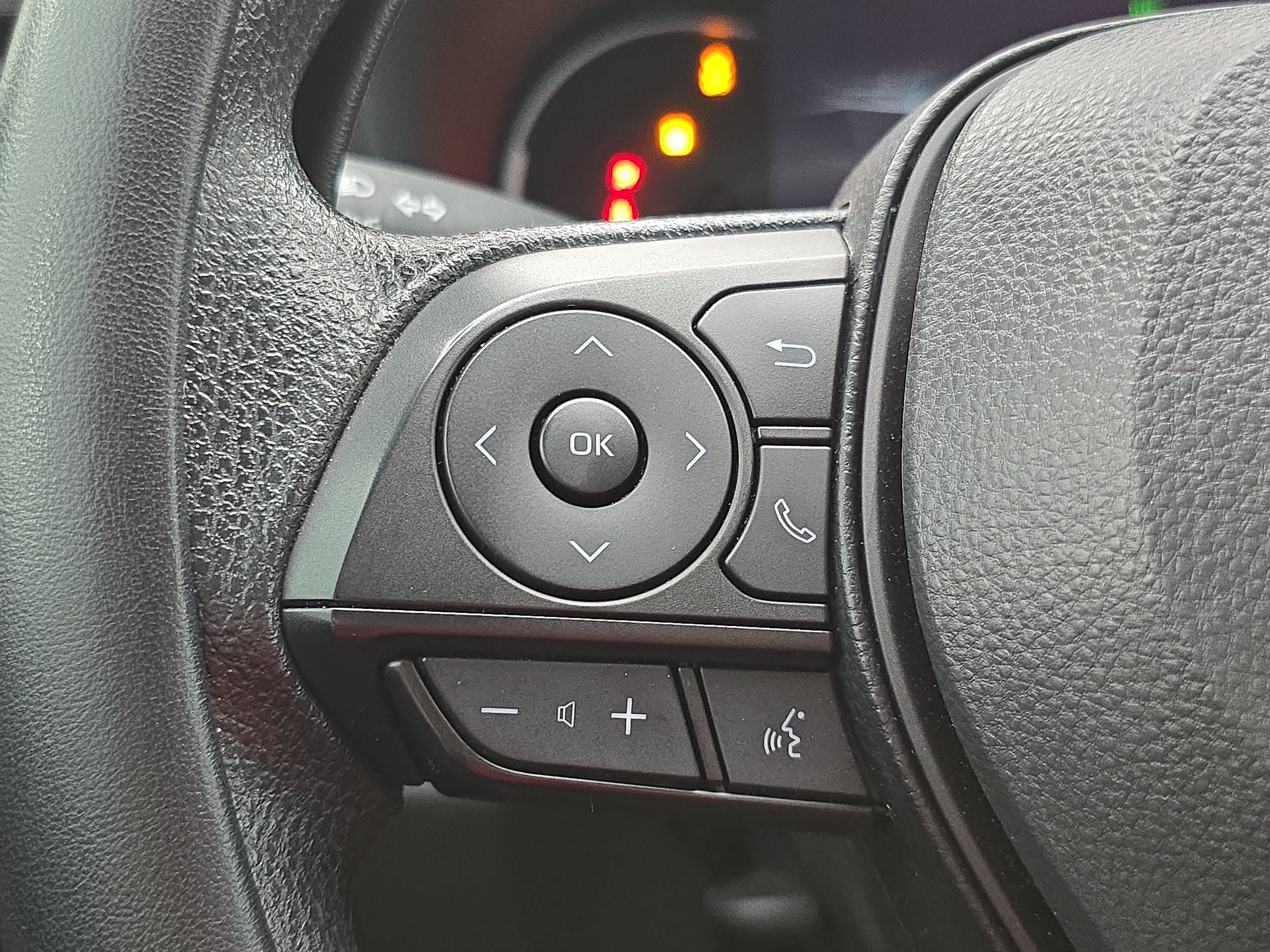 Used 2024 Toyota RAV4 XLE AWD/4WD image 16