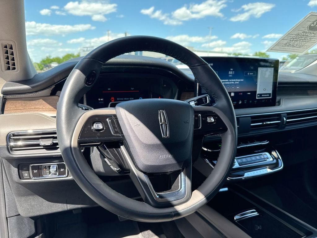 Used 2023 Lincoln Corsair Grand Touring w/ Equipment Group 302A AWD/4WD image 11