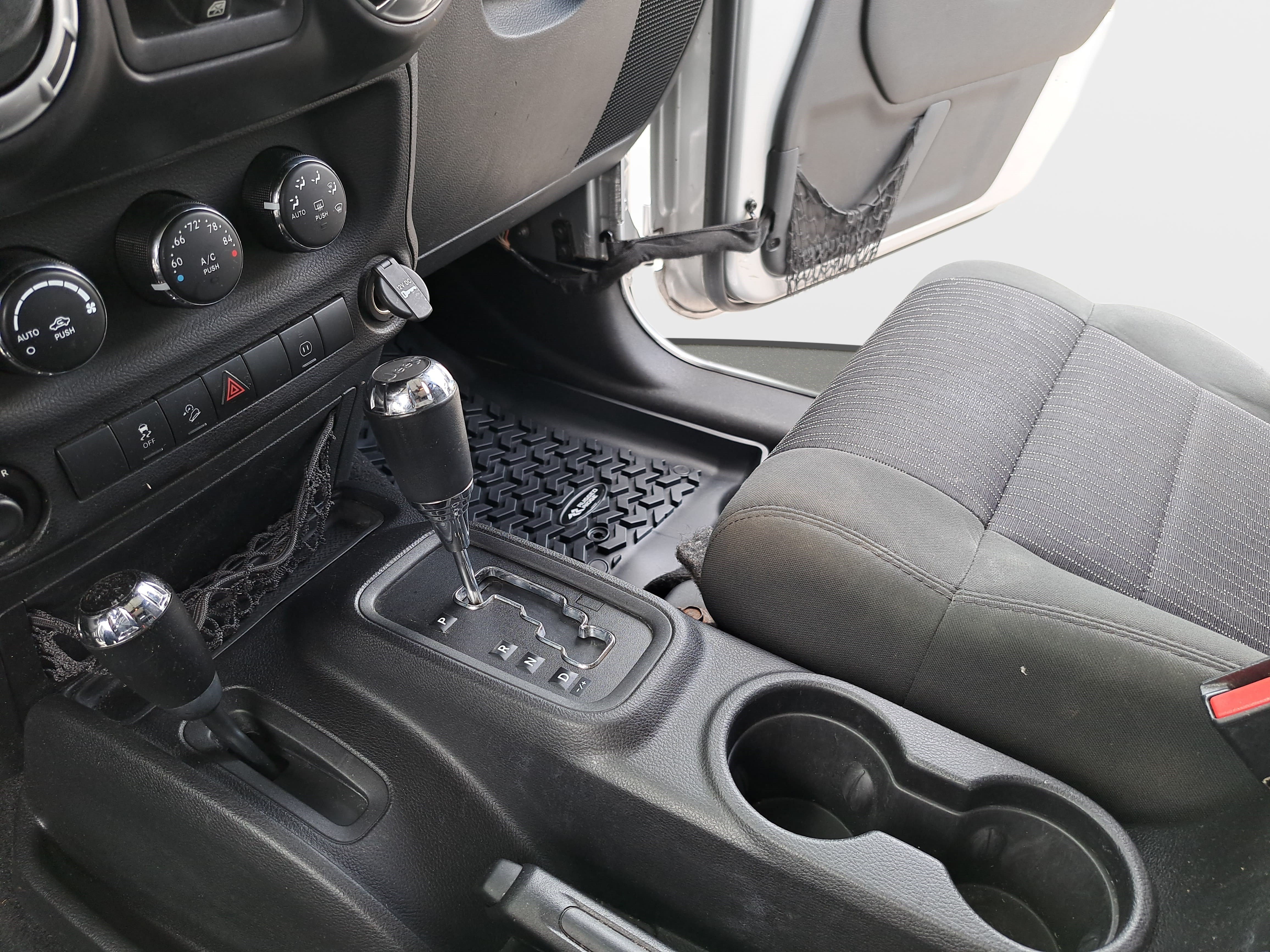 Used 2012 Jeep Wrangler Unlimited Sahara w/ Dual Top Group AWD/4WD image 21