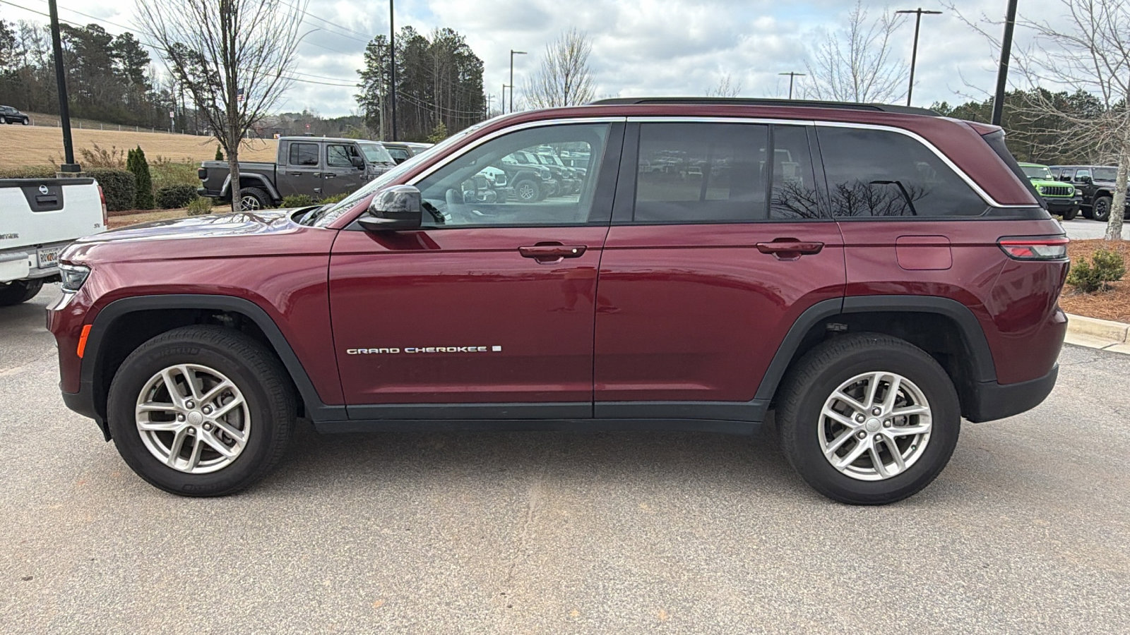 Used 2024 Jeep Grand Cherokee Laredo X AWD/4WD image 11