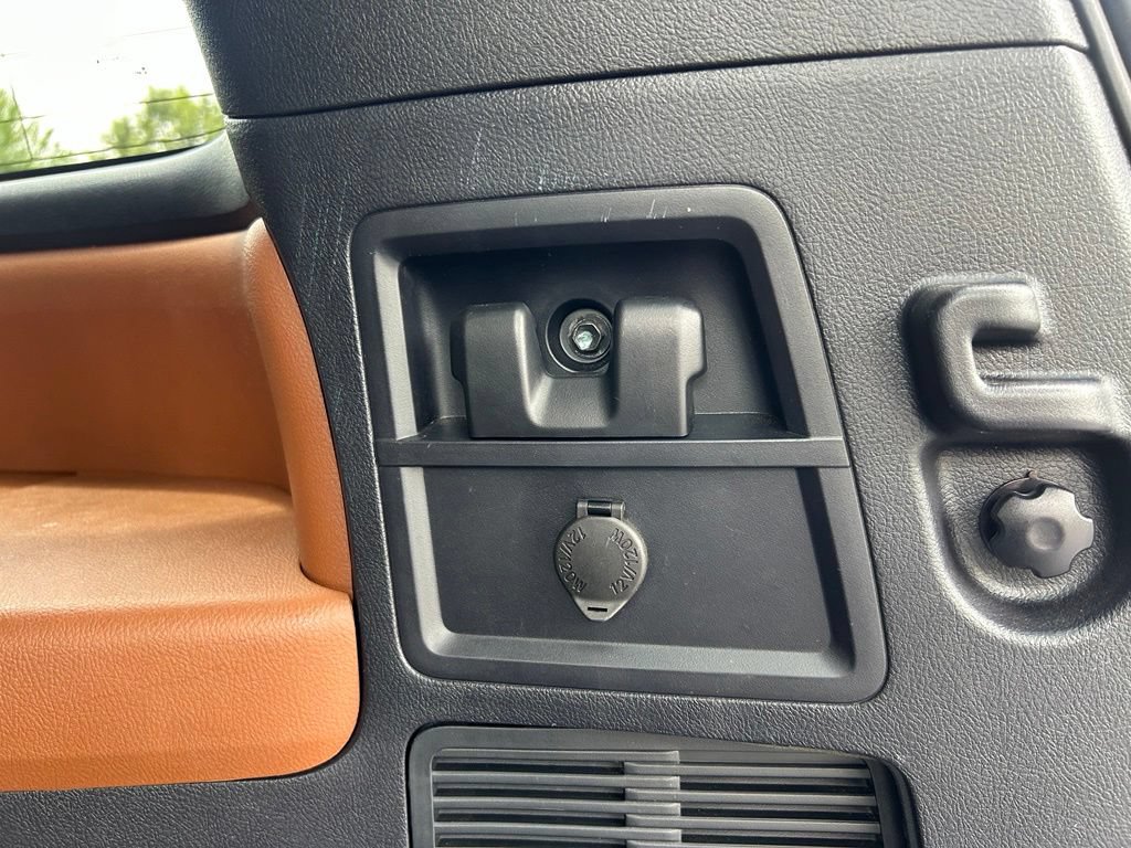 Used 2022 Toyota Sequoia Platinum AWD/4WD image 47