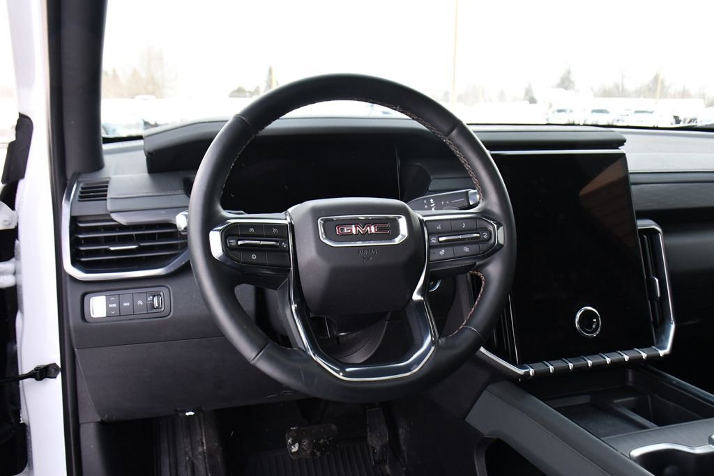 Used 2024 GMC Acadia AT4 w/ Luxury Package image 12