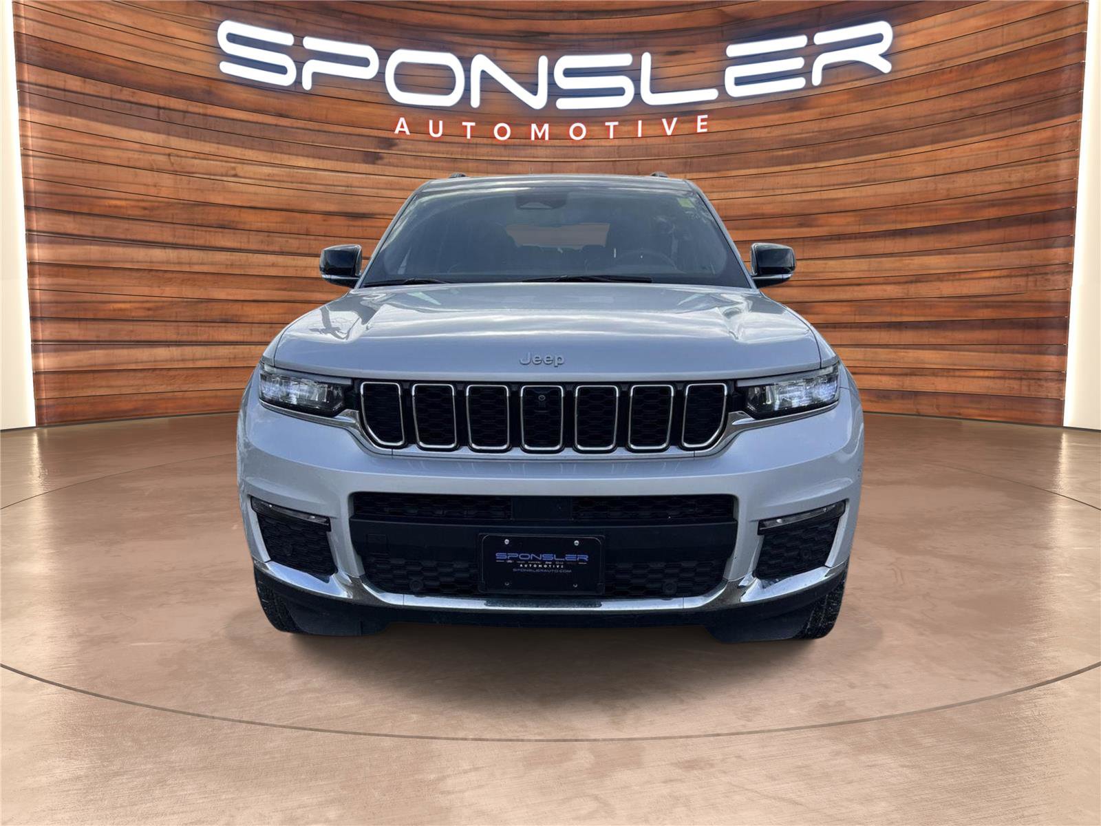 Used 2024 Jeep Grand Cherokee L Limited w/ Luxury Tech Group II image 9