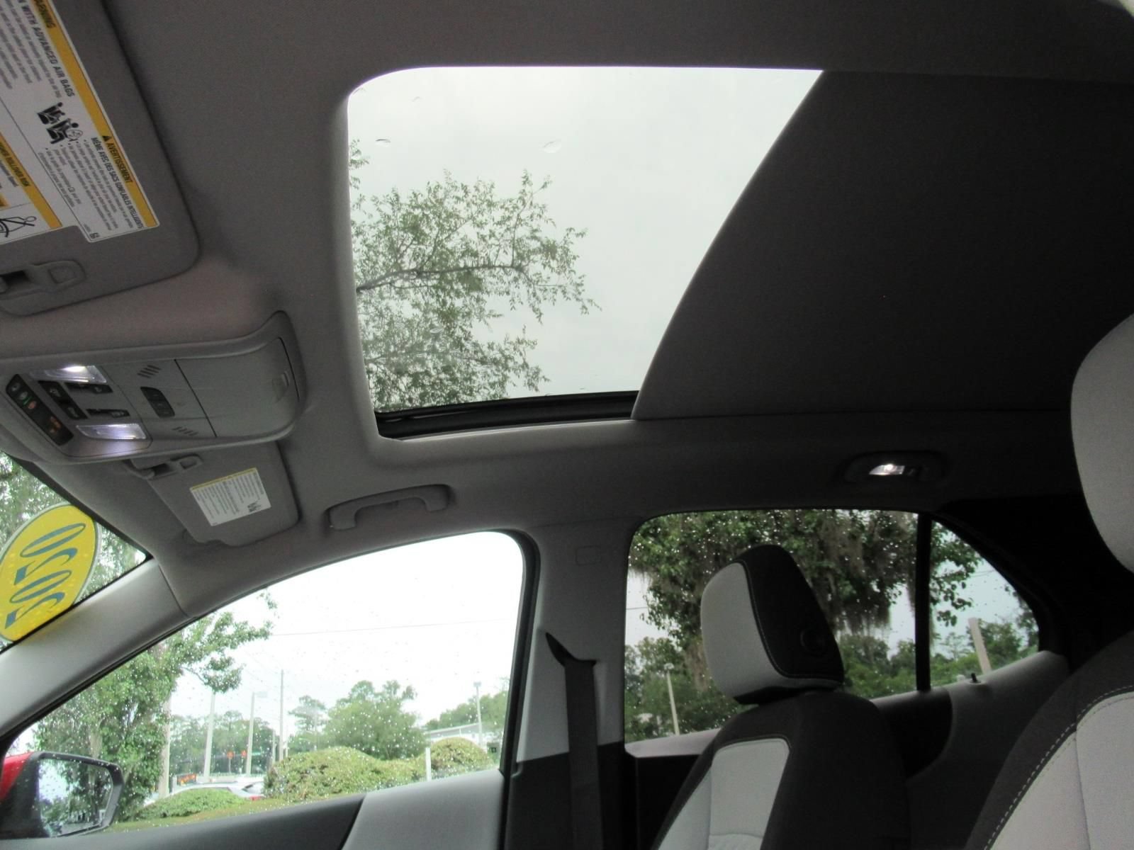 Used 2020 Chevrolet Equinox LT AWD/4WD image 17