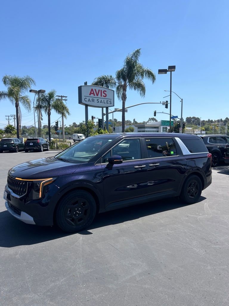 Used 2025 Kia Carnival