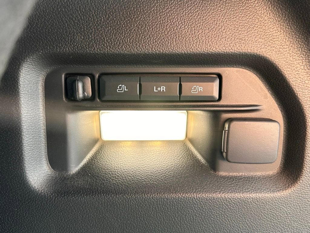 Certified 2023 Ford Explorer Platinum w/ Technology Package image 18