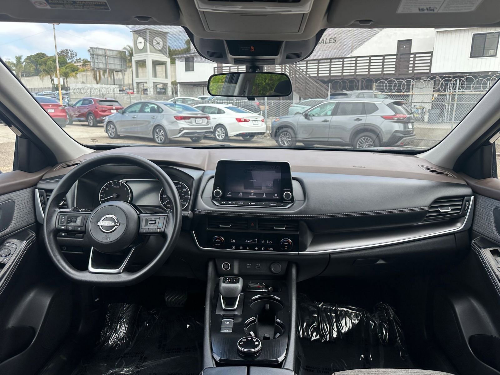 Used 2023 Nissan Rogue SV image 33