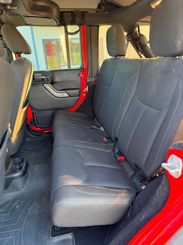 Used 2015 Jeep Wrangler Unlimited Sport w/ Quick Order Package 24S AWD/4WD image 7