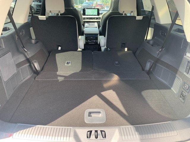 New 2026 Lincoln Aviator Reserve w/ Luxury Package AWD/4WD image 5