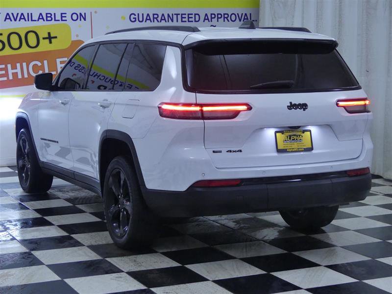 Used 2023 Jeep Grand Cherokee L Laredo image 5