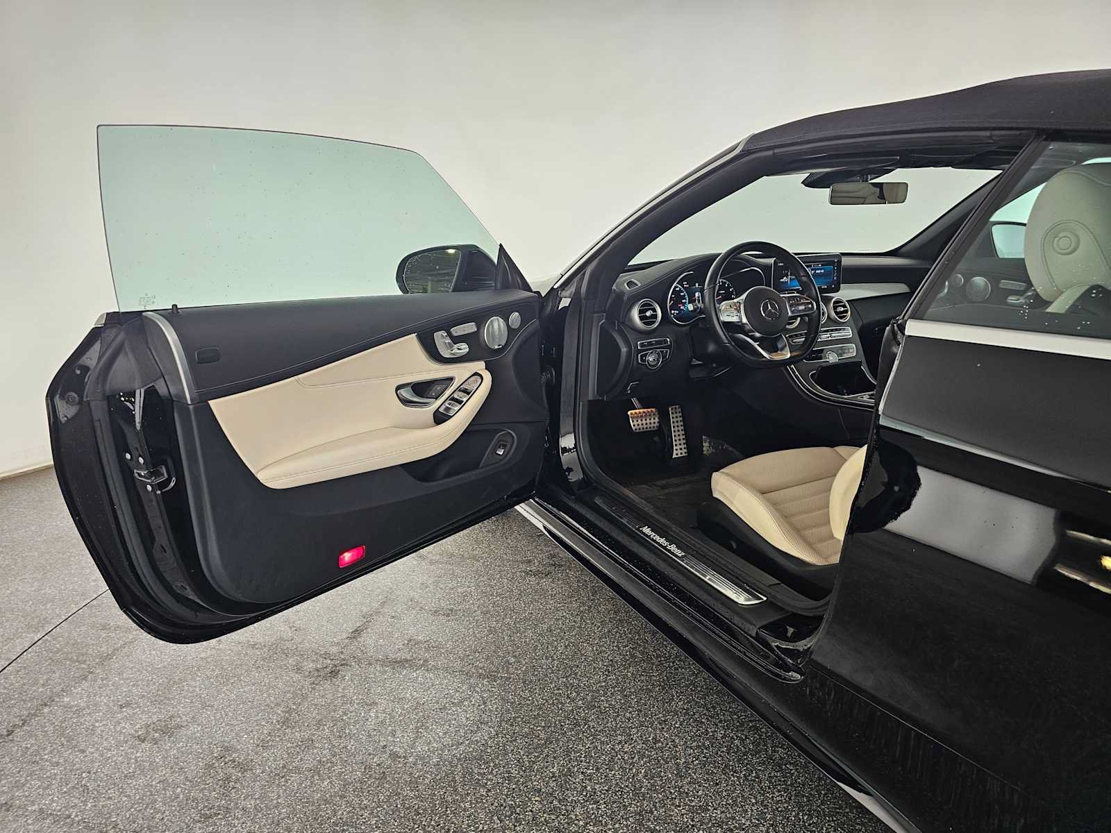 Used 2023 Mercedes-Benz C 300 Cabriolet image 14