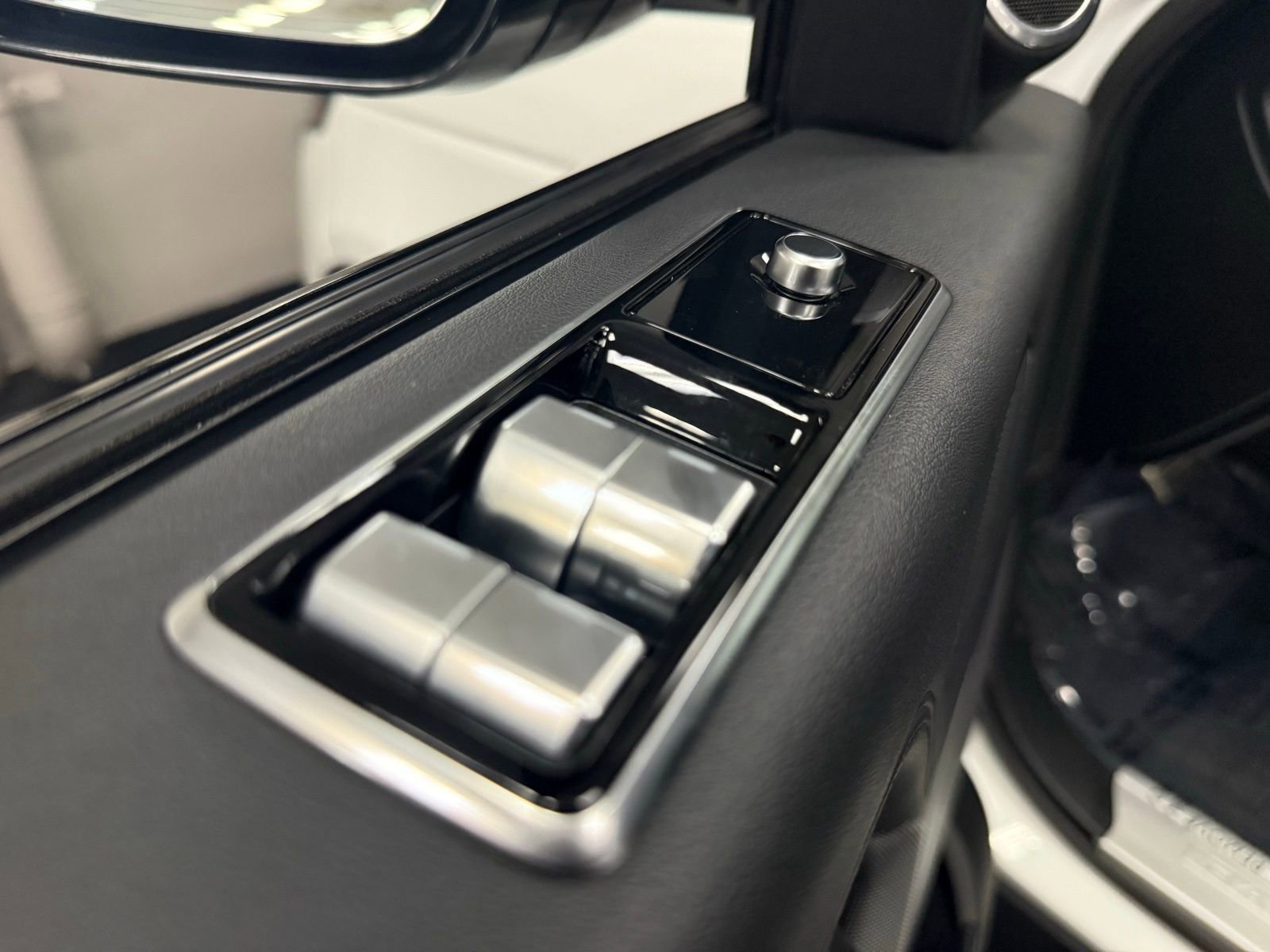 Used 2021 Land Rover Range Rover Westminster Edition image 17