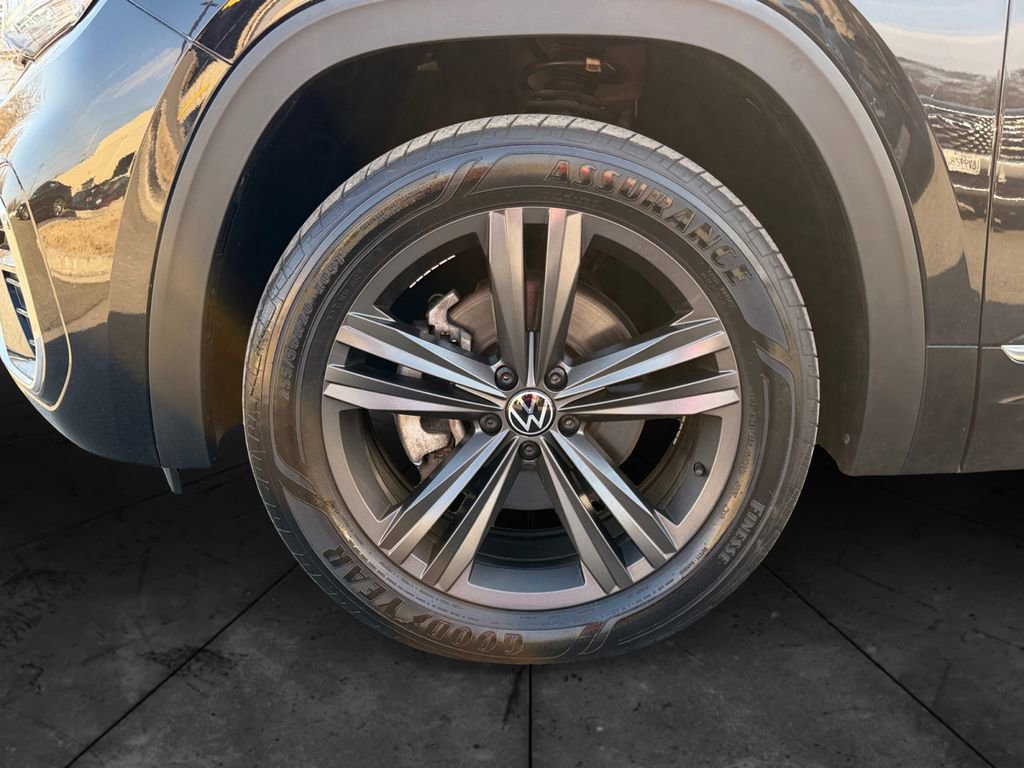 Used 2022 Volkswagen Atlas SEL R-Line image 14