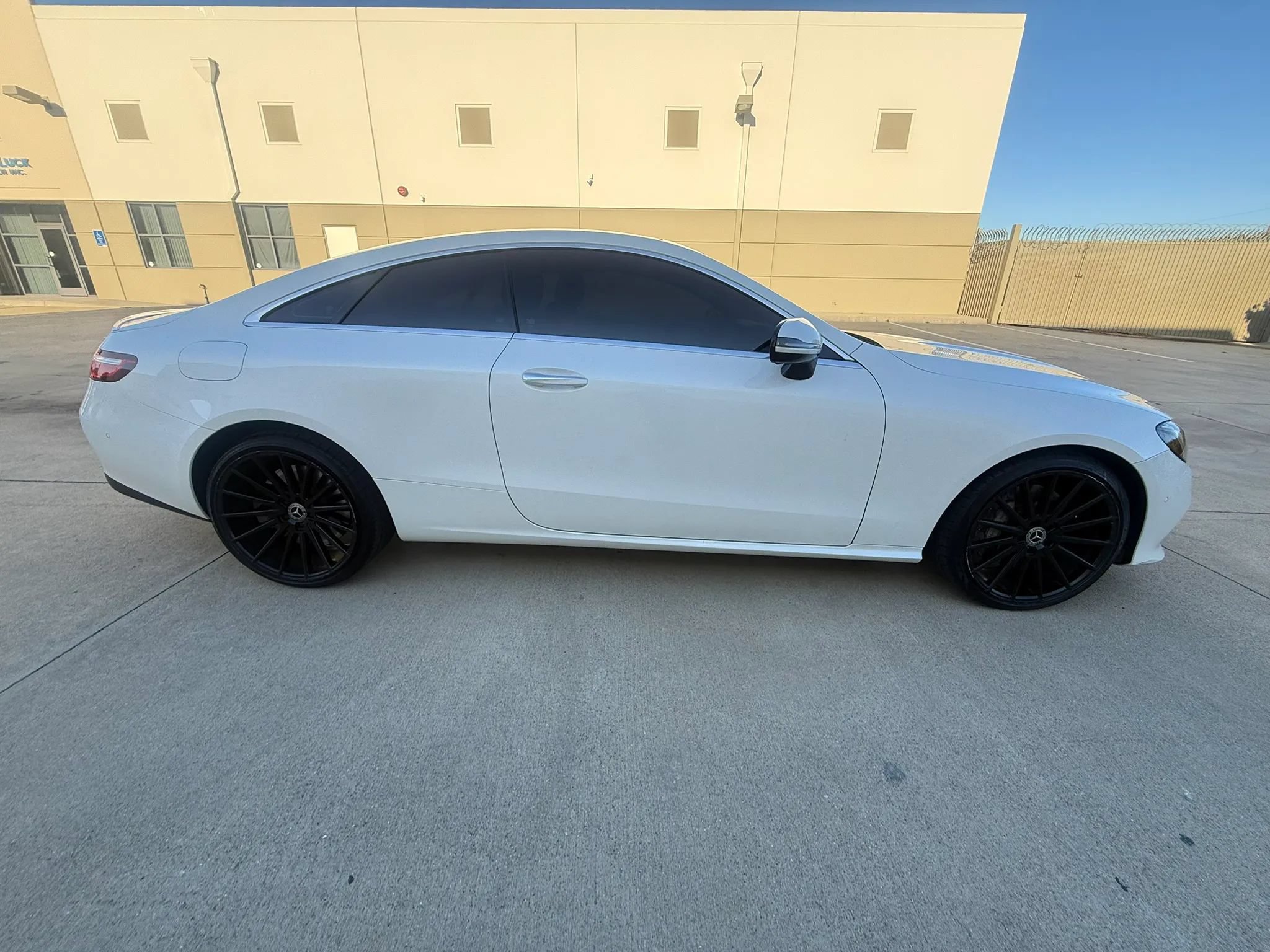Used 2018 Mercedes-Benz E 400 Coupe image 4
