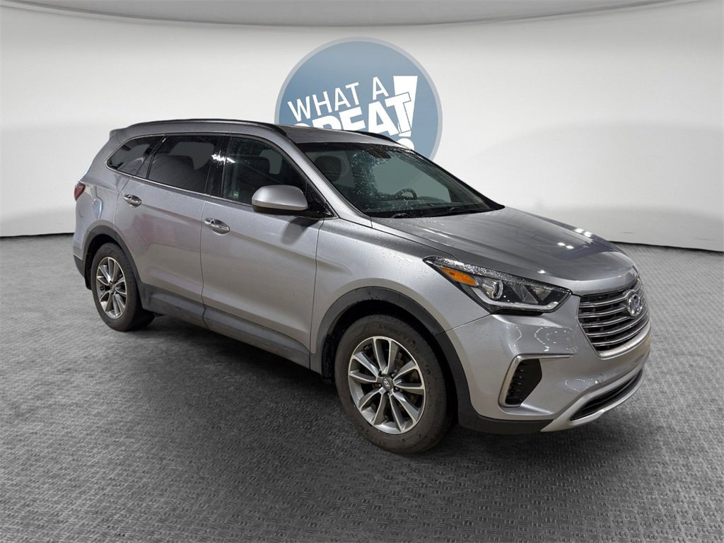 Used 2017 Hyundai Santa Fe SE image 1