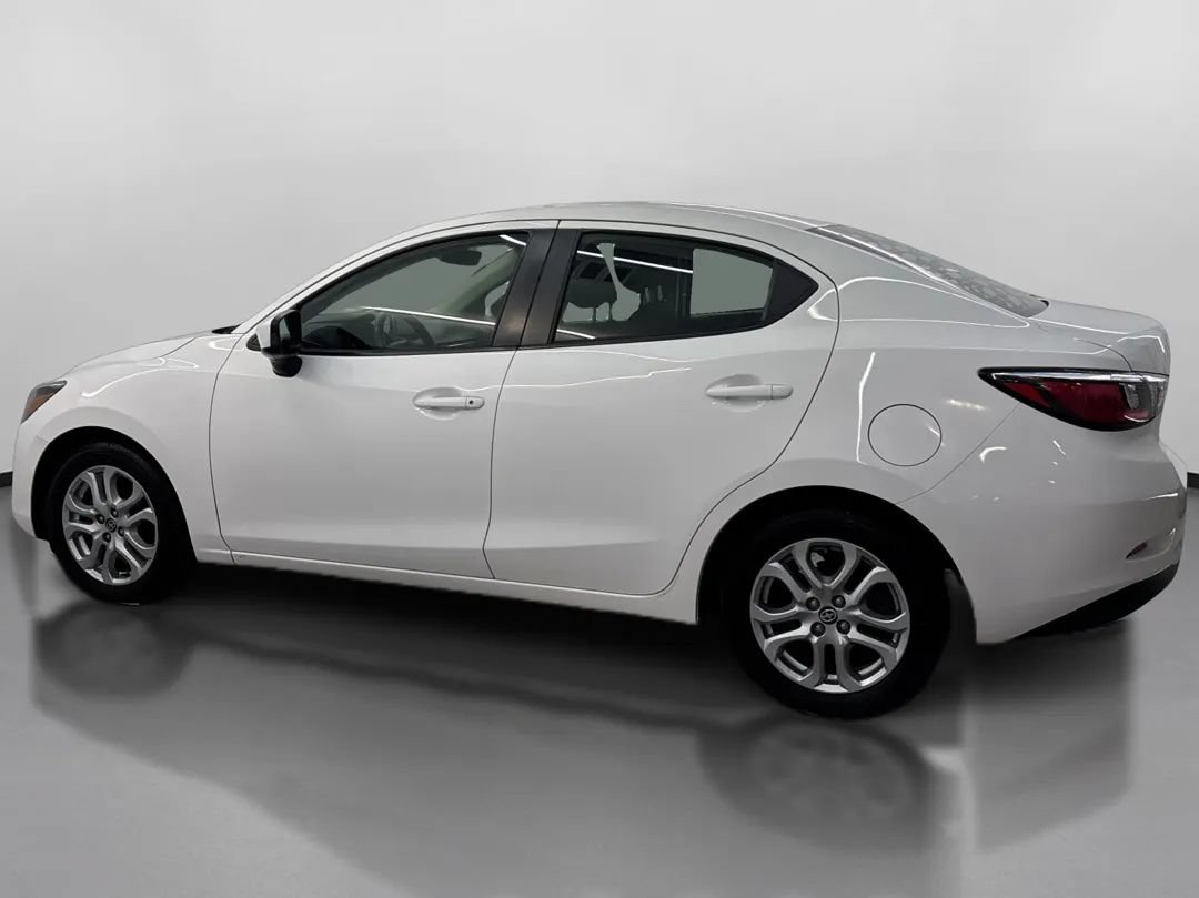 Used 2016 Scion iA FWD image 5