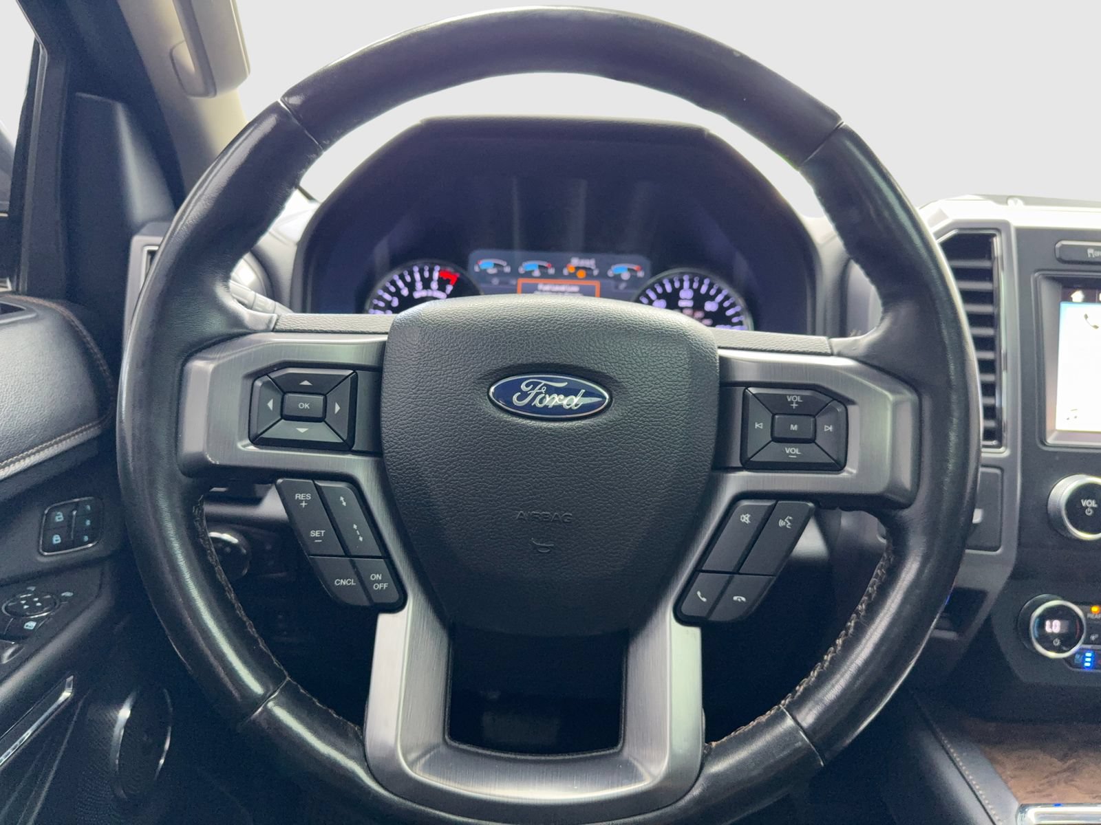 Used 2019 Ford Expedition Platinum RWD image 19