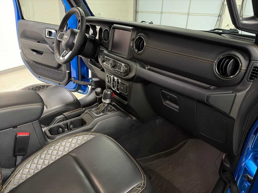 Used 2023 Jeep Wrangler Unlimited Sahara AWD/4WD image 11