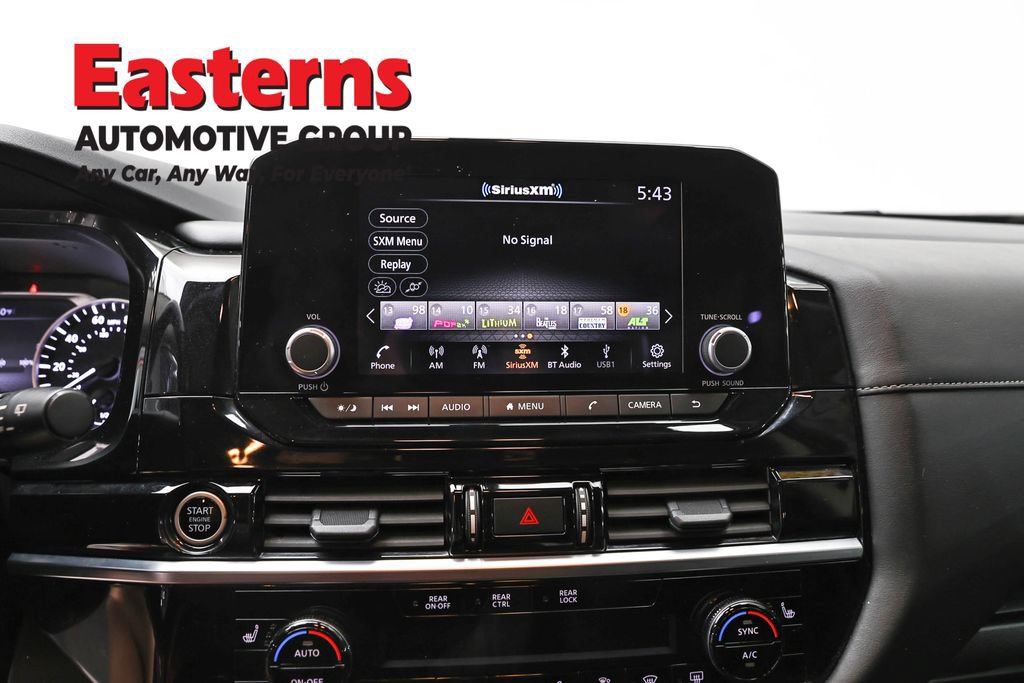 Used 2024 Nissan Pathfinder SV AWD/4WD image 12