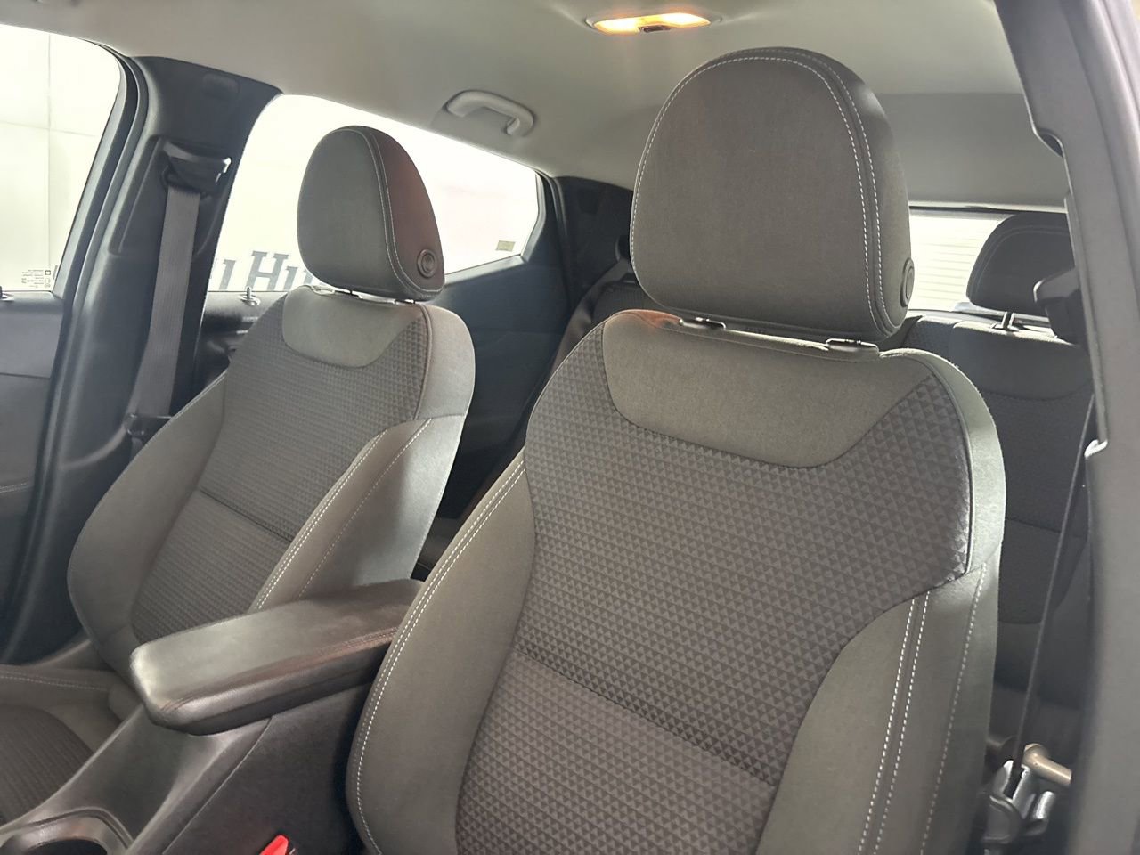 Used 2022 Chevrolet Bolt EUV LT w/ Comfort Package image 8