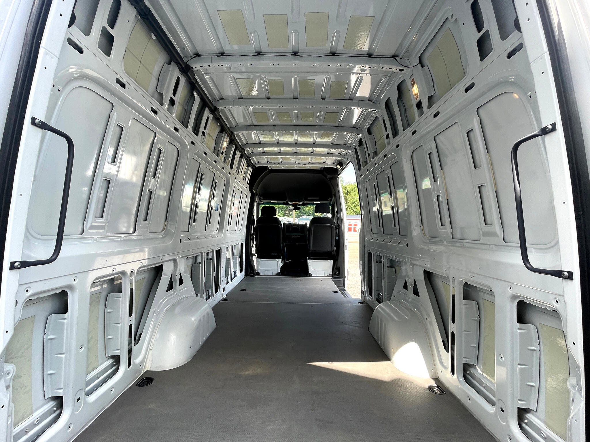 Used 2023 Mercedes-Benz Sprinter 2500 image 25