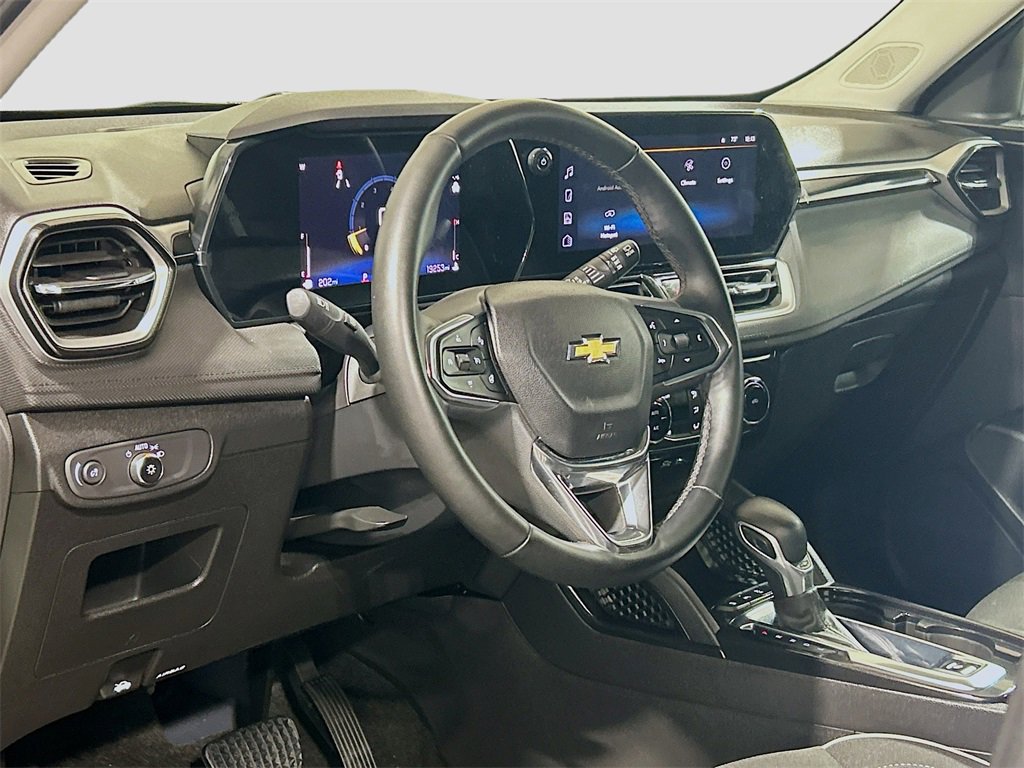 Used 2025 Chevrolet TrailBlazer LT w/ Convenience Package image 7