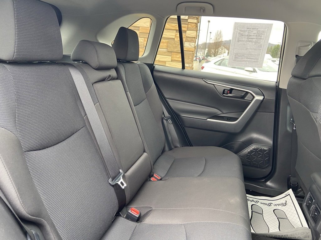 Used 2025 Toyota RAV4 LE image 29