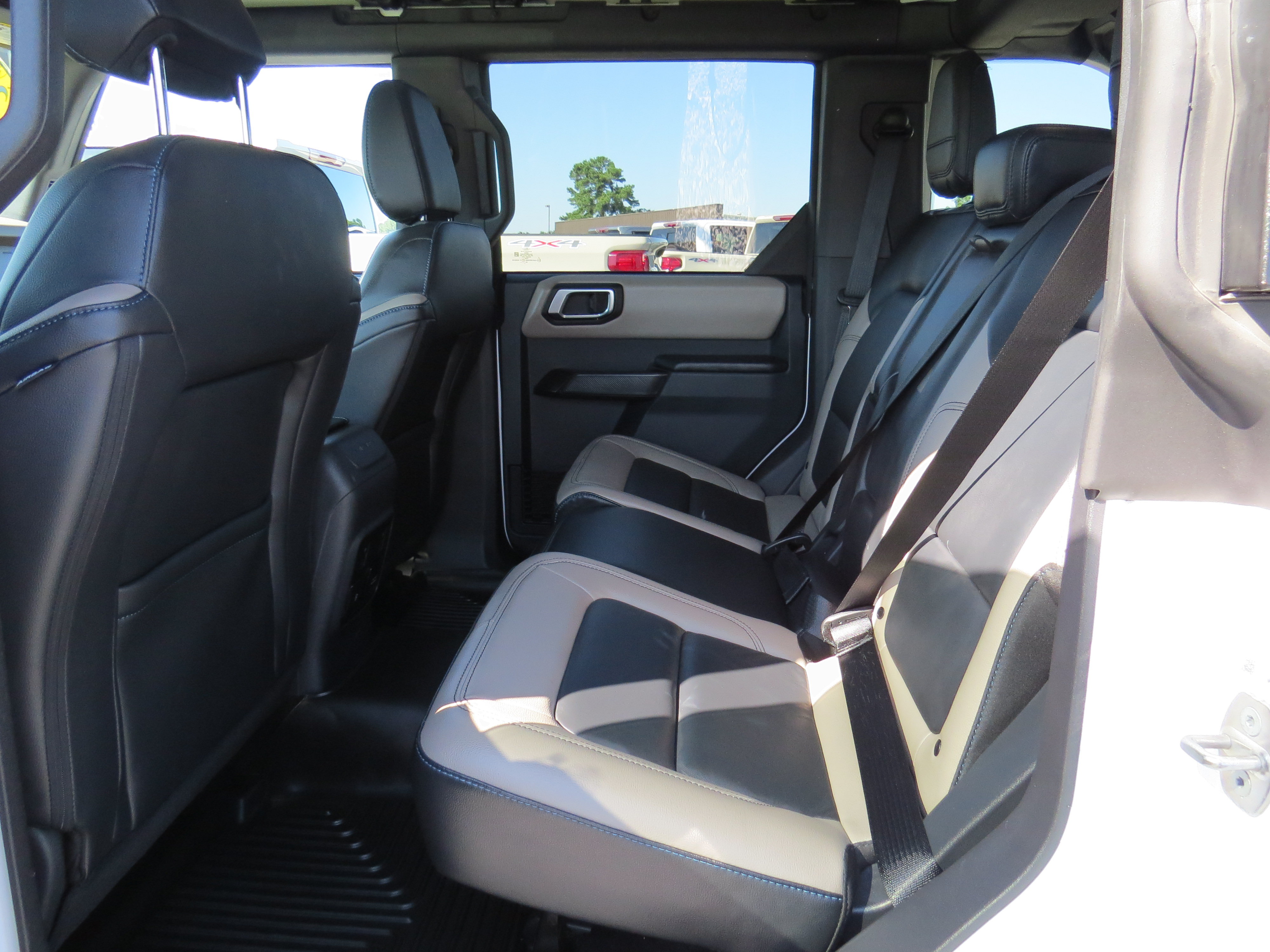 Used 2024 Ford Bronco Wildtrak AWD/4WD image 13