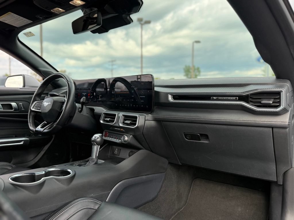 Used 2025 Ford Mustang Premium RWD image 17