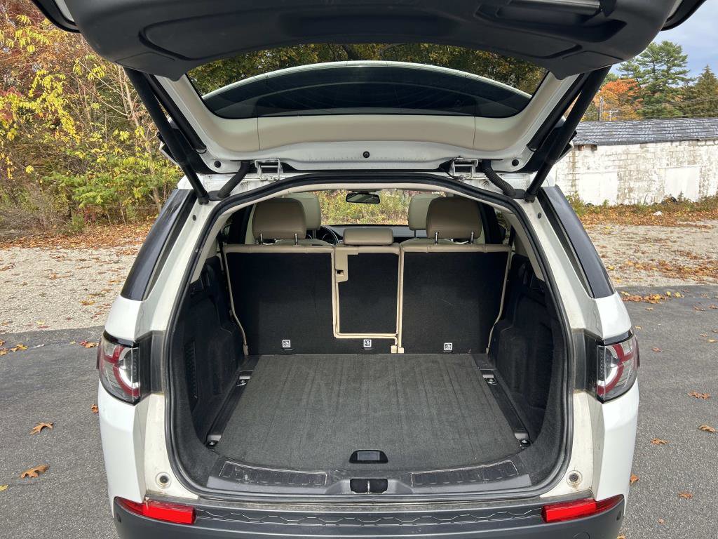 Used 2018 Land Rover Discovery Sport HSE image 13
