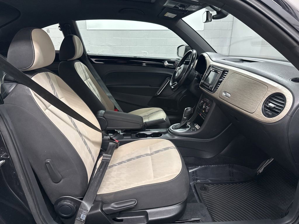 Used 2018 Volkswagen Beetle 2.0T Coast w/ Coast Lighting Package image 20